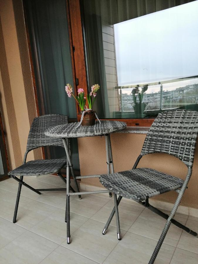 Sunny Apartment Burgas City Exterior foto